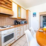 아파트먼트 루치야