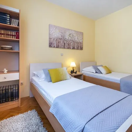 Apartman Lucija *