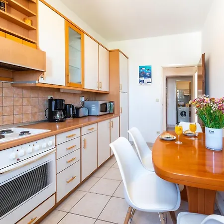 Apartman Lucija *